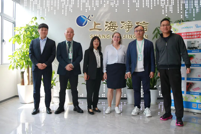 1728961126580932.jpg 781972651601.jpg